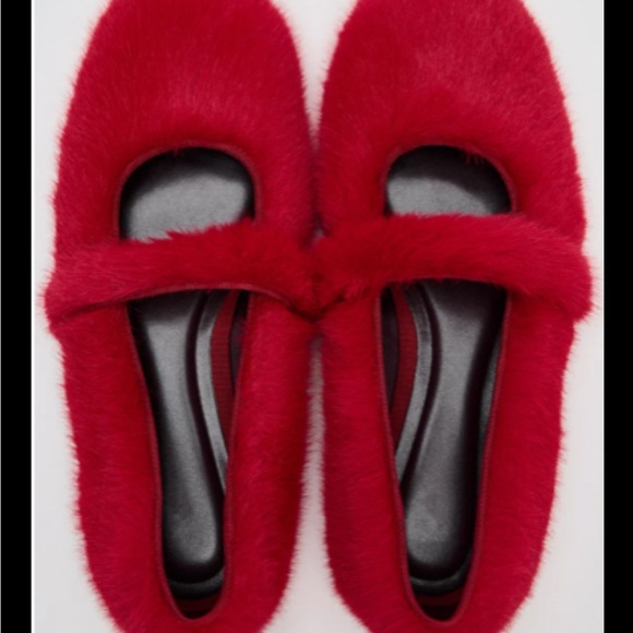 Zara Red Fuzzy Flats NEW - Picture 6 of 16